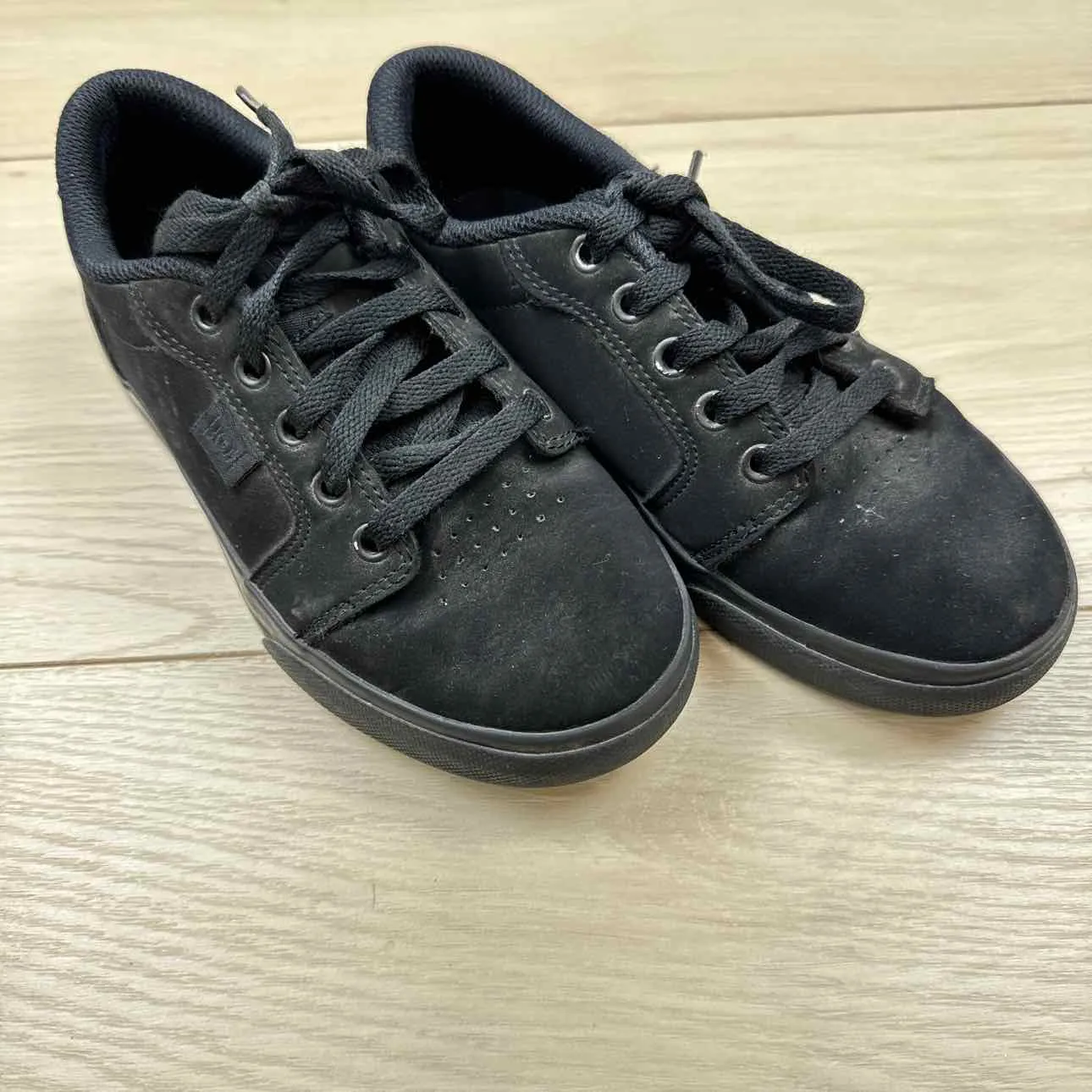 DC FOOTWEAR